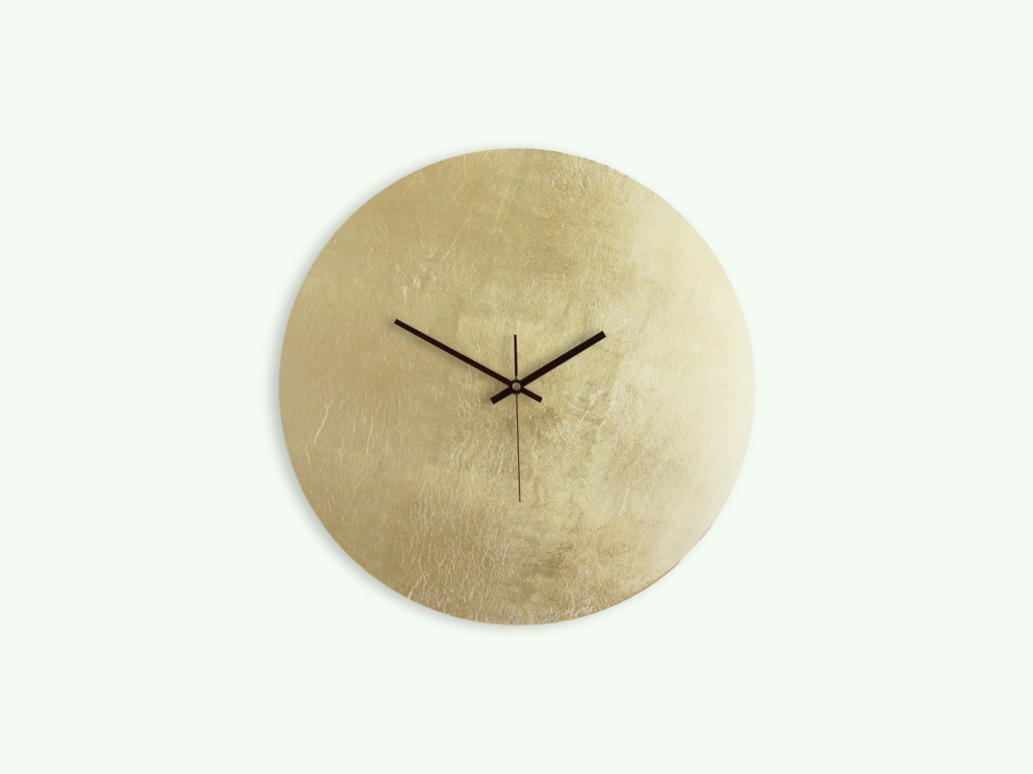 gold Blattmetall Blattgold messing glänzend Wanduhr handgemacht Unikat lautlos metal leafs brass wall clock