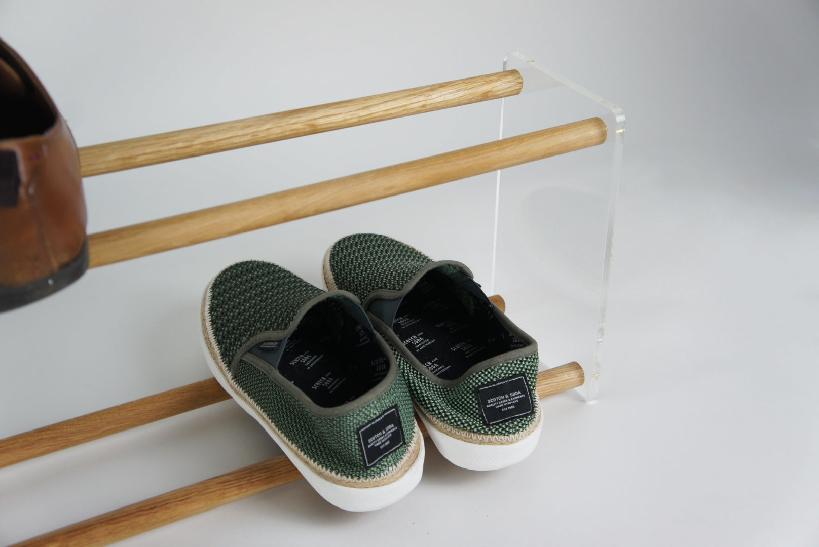 Schuhregal Eiche Glas Shoe Rack oak and glass large Schuhe Aufbewahrung Garderobe oiled wood handmade in Deutschland minimalistisch minimalism