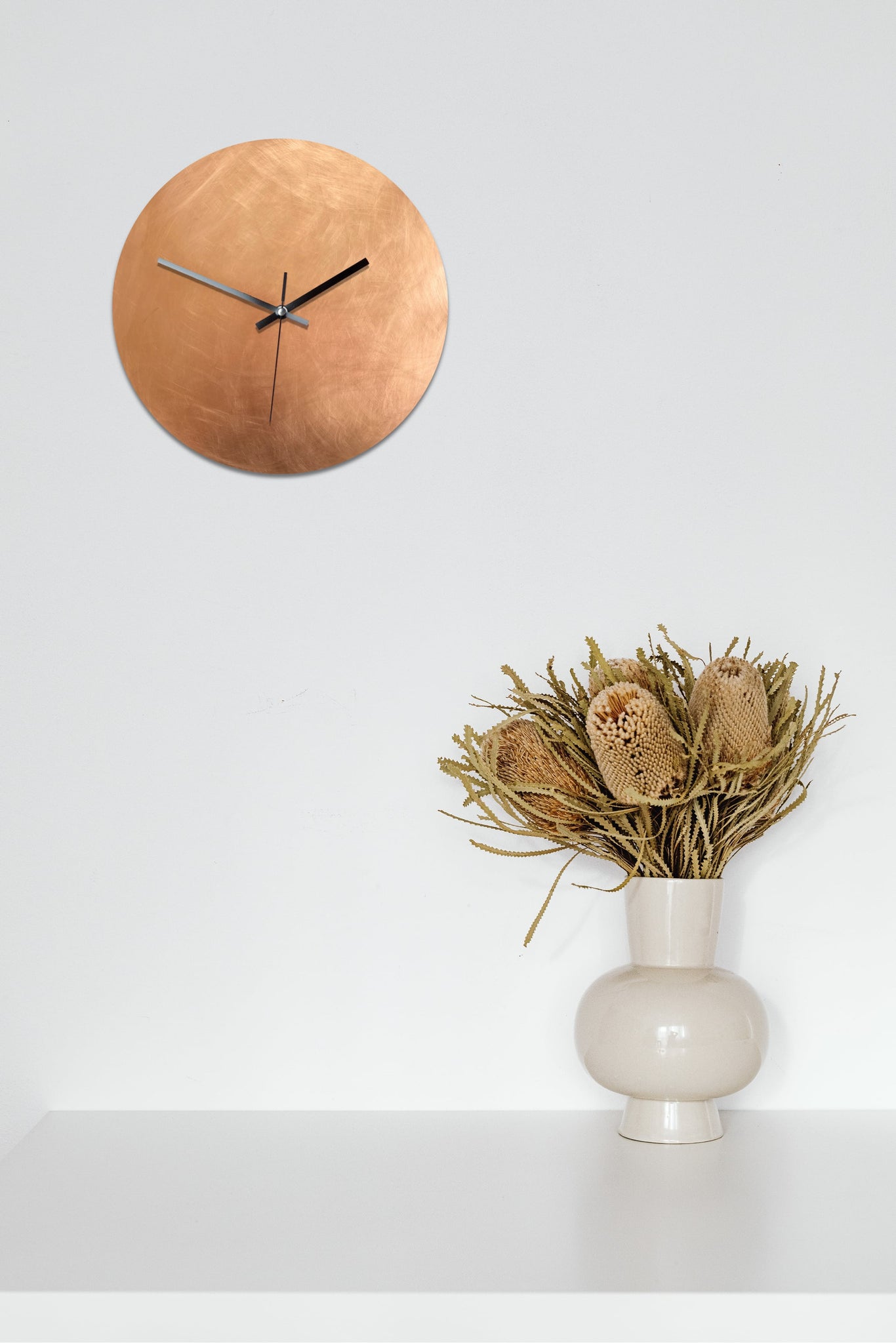kupfer wanduhr copper wall clock silent lautlos handmade unikat unique patina minimalistisch Minimalismus minimalism 