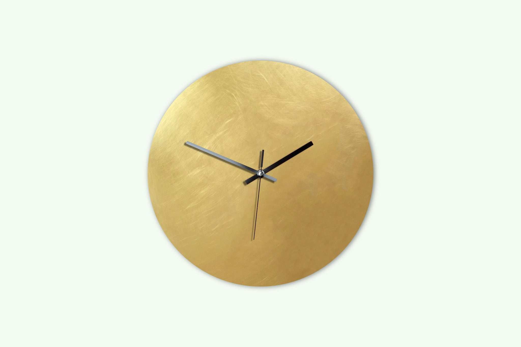 messing wanduhr brass wall clock silent lautlos handmade unikat unique minimalism minimalistisch Minimalismus elegant